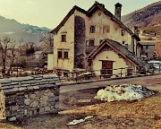 94 Visita a Arnosto, piccolo borgo antico di Fuipiano, ricco di storia, ben restaurato